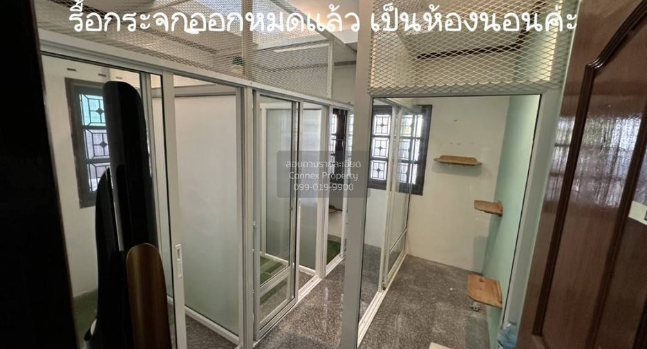 出售 8 卧室 独立屋 在 Mueang Pathum Thani, Pathum Thani