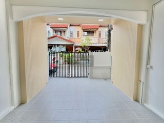 Casa adosada en venta de 3 habitaciones en Bang Bua Thong, Nonthaburi