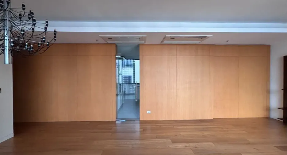 Condo en alquiler de 3 habitaciones en Khlong Toei, Bangkok