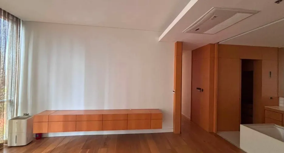 Condo en alquiler de 3 habitaciones en Khlong Toei, Bangkok