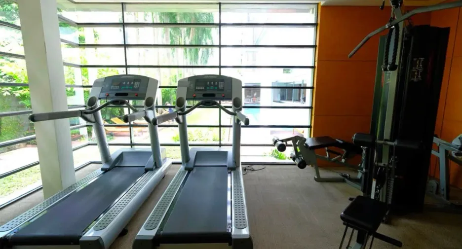 Condo en alquiler de 3 habitaciones en Khlong Toei, Bangkok