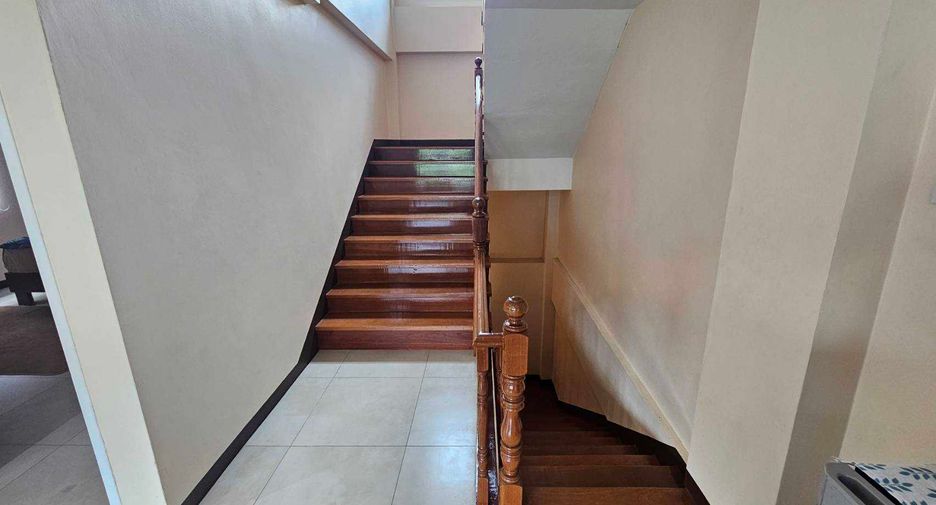 For rent 3 bedrooms townhouse in Phra Khanong, Bangkok