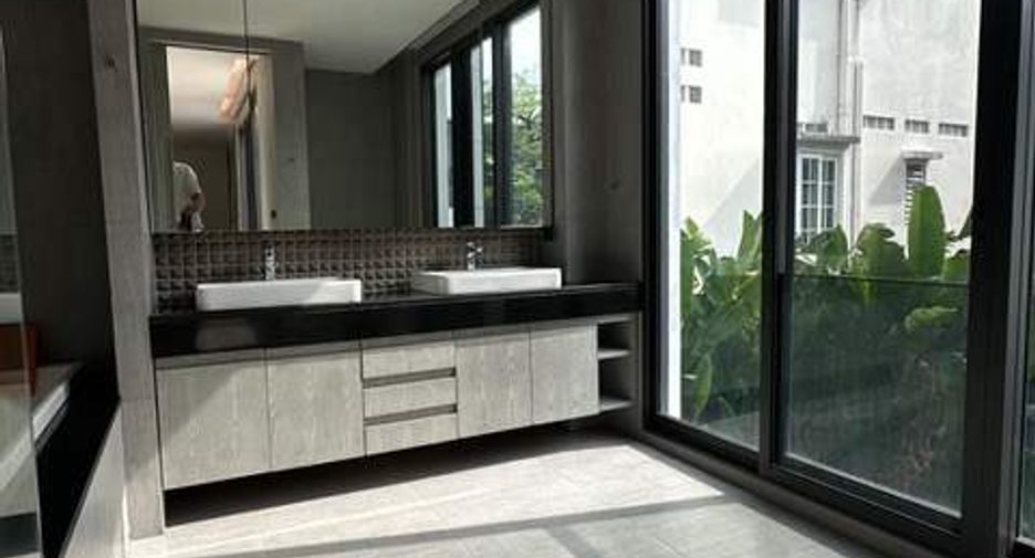 出租 3 卧室 独立屋 在 Khlong Toei, 曼谷