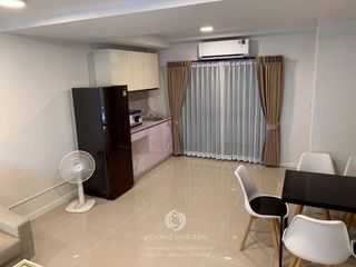 For rent 3 bedrooms townhouse in Khlong Toei, Bangkok