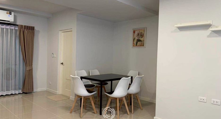 For rent 3 bedrooms townhouse in Khlong Toei, Bangkok