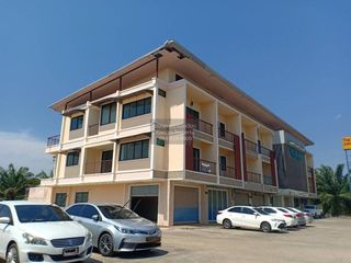 出售 4 卧室 商业空间 在 Nuea Khlong, Krabi