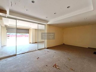 出售 4 卧室 商业空间 在 Nuea Khlong, Krabi