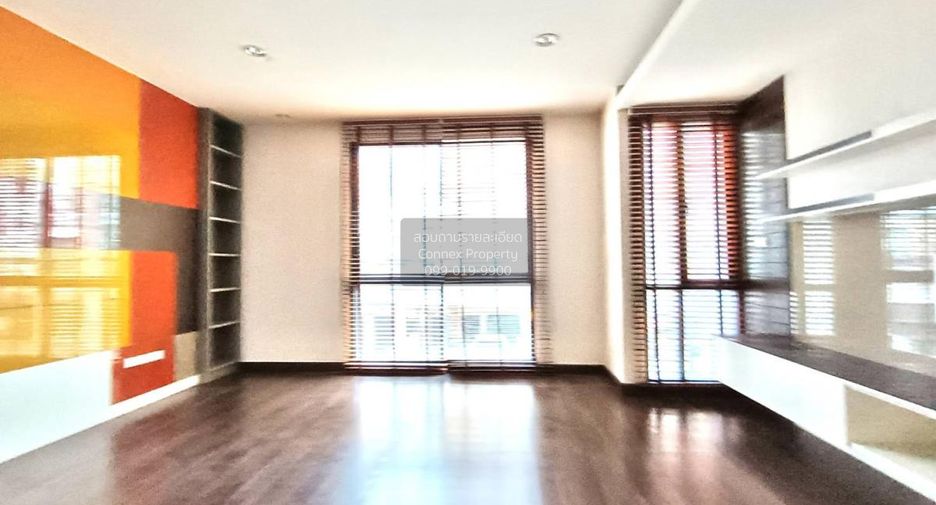 Casa adosada en venta de 3 habitaciones en Wang Thonglang, Bangkok