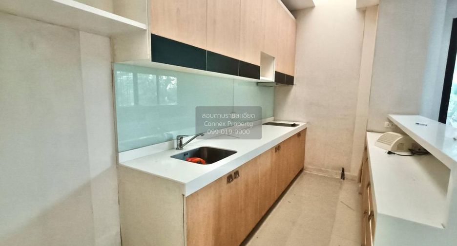 Casa adosada en venta de 3 habitaciones en Wang Thonglang, Bangkok