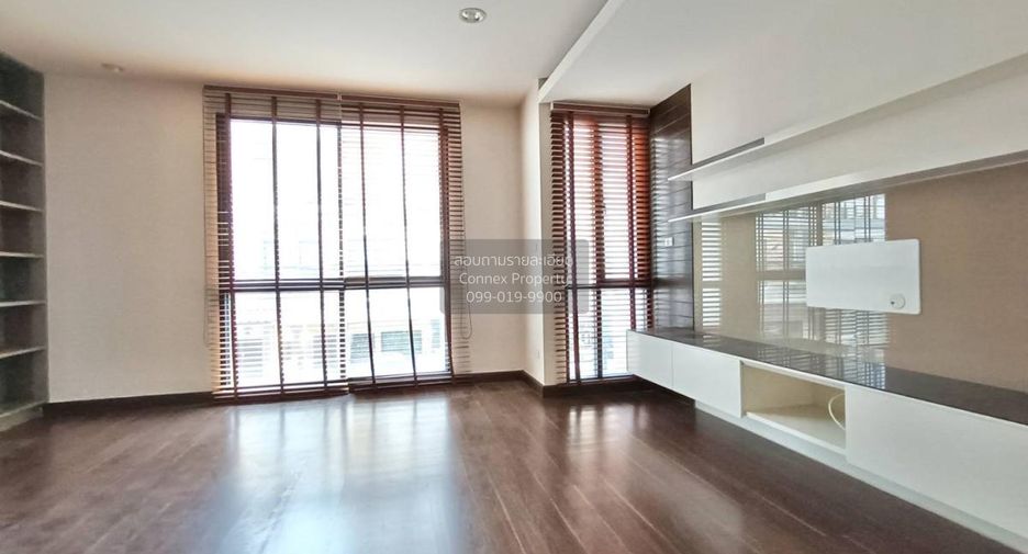 Casa adosada en venta de 3 habitaciones en Wang Thonglang, Bangkok