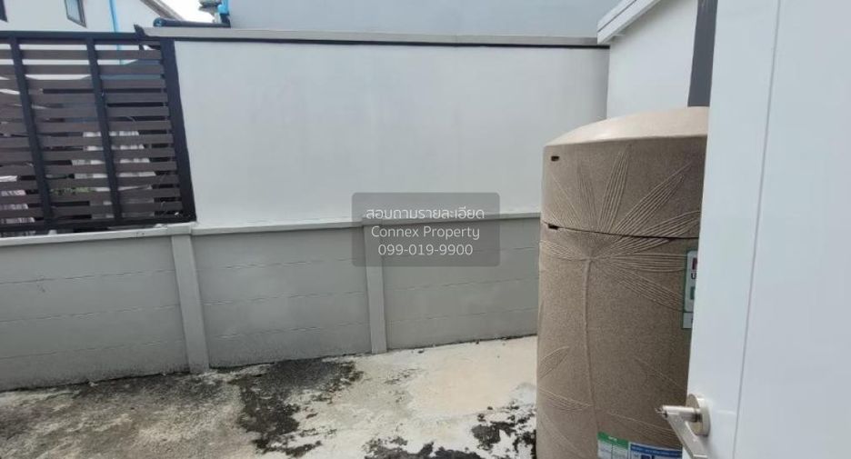 Casa adosada en venta de 2 habitaciones en Sai Mai, Bangkok