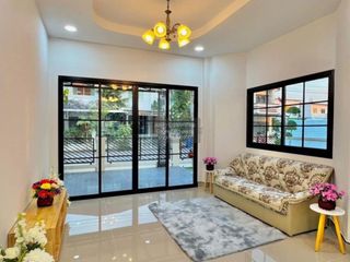出售 3 卧室 独立屋 在 Sai Noi, Nonthaburi