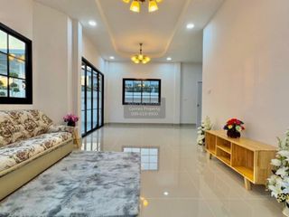 出售 3 卧室 独立屋 在 Sai Noi, Nonthaburi