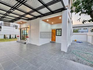 出售 3 卧室 独立屋 在 Sai Noi, Nonthaburi