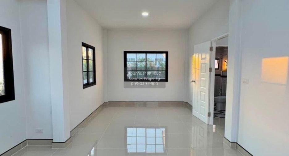 出售 3 卧室 独立屋 在 Sai Noi, Nonthaburi