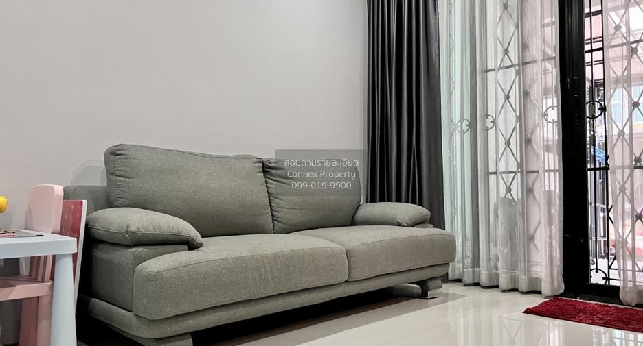 À vendre 3 chambres maison de ville à Bang Phli, Samut Prakan