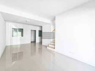 À vendre 3 chambres maison de ville à Mueang Samut Sakhon, Samut Sakhon