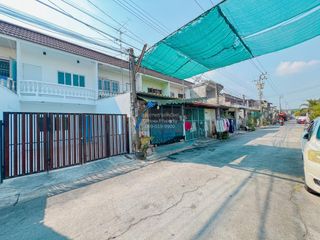 Haus zum Kauf mit 2 Zimmer in Bang Khae, Bangkok