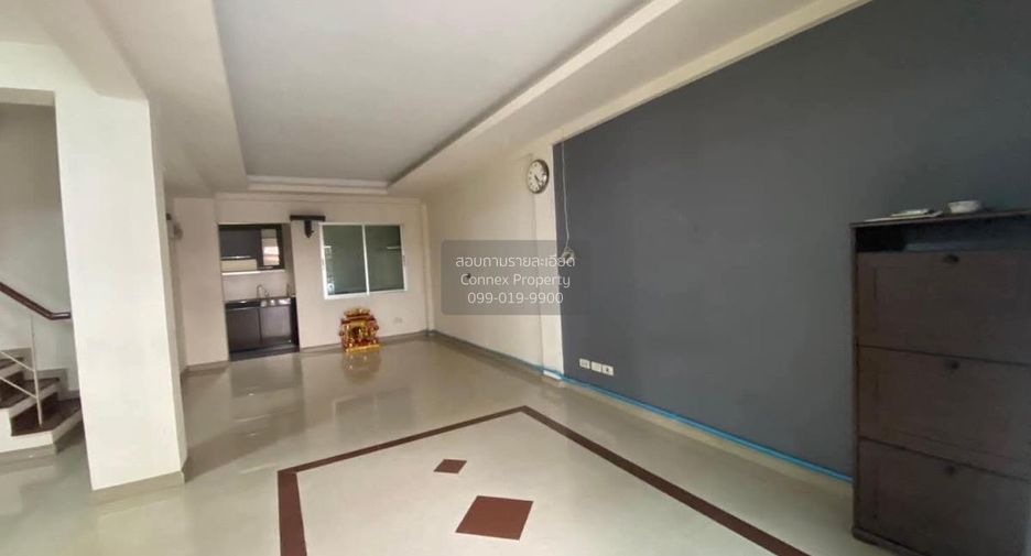 For sale 3 bedrooms townhouse in Mueang Samut Prakan, Samut Prakan