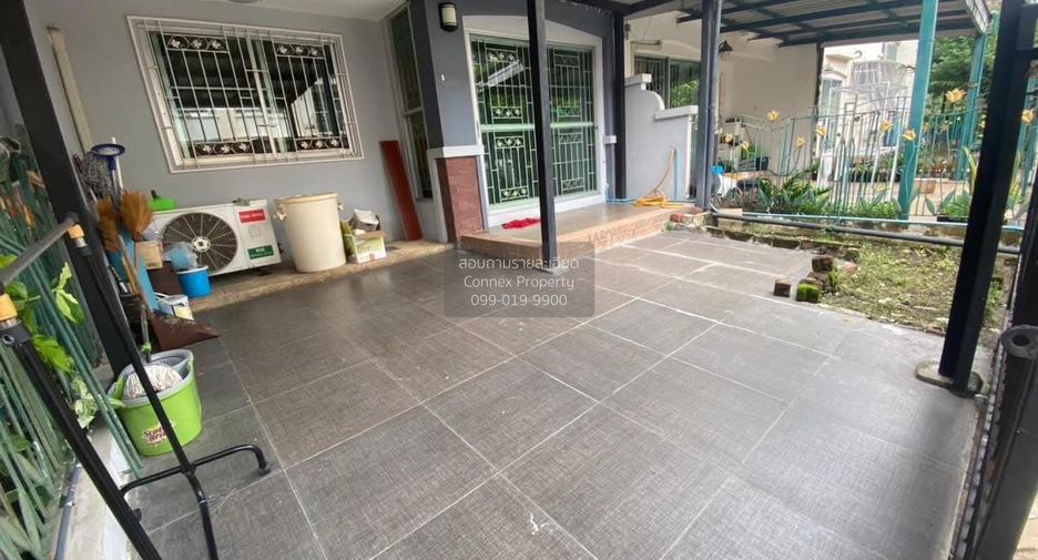 For sale 3 bedrooms townhouse in Mueang Samut Prakan, Samut Prakan