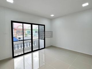 Reihenhaus zum Kauf mit 2 Zimmer in Pak Kret, Nonthaburi