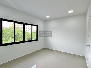 Reihenhaus zum Kauf mit 2 Zimmer in Pak Kret, Nonthaburi