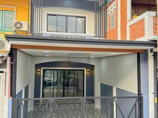 Reihenhaus zum Kauf mit 2 Zimmer in Pak Kret, Nonthaburi