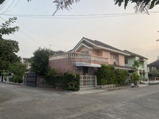 Haus zum Kauf mit 3 Zimmer in Khlong Sam Wa, Bangkok