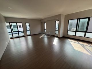 Haus zum Kauf mit 4 Zimmer in Bang Khen, Bangkok