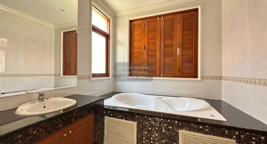 Casa en venta de 4 habitaciones en Bang Khun Thian, Bangkok