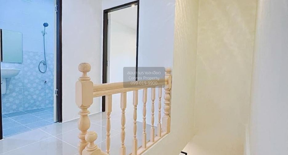 À vendre 5 chambres maison de ville à Krathum Baen, Samut Sakhon