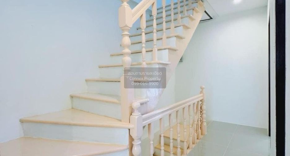 À vendre 5 chambres maison de ville à Krathum Baen, Samut Sakhon