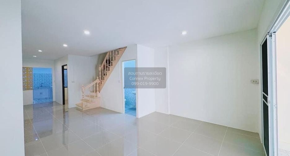 À vendre 5 chambres maison de ville à Krathum Baen, Samut Sakhon