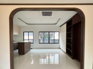 Casa en venta de 4 habitaciones en Thawi Watthana, Bangkok