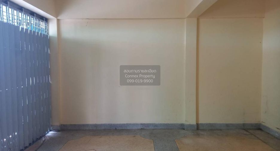 For sale 2 ベッドルーム townhouse in Sam Phran, Nakhon Pathom