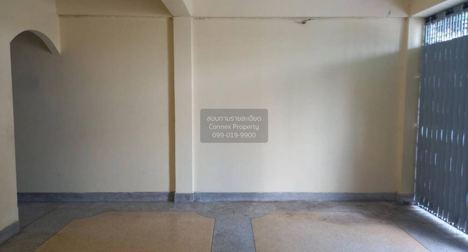For sale 2 ベッドルーム townhouse in Sam Phran, Nakhon Pathom