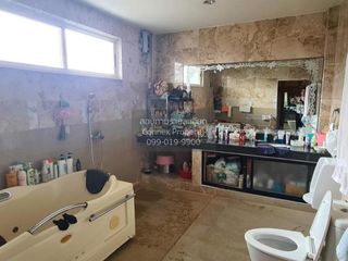 Haus zum Kauf mit 3 Zimmer in Thung Khru, Bangkok