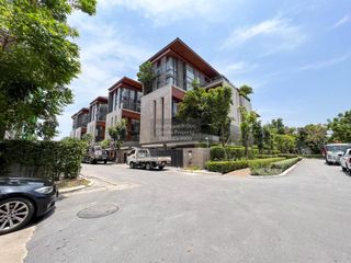 Haus zum Kauf mit 4 Zimmer in Yan Nawa, Bangkok