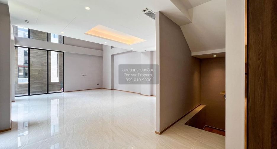 Haus zum Kauf mit 4 Zimmer in Yan Nawa, Bangkok