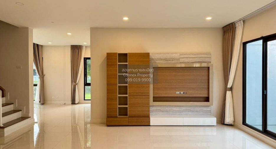 For sale 5 bedrooms house in Mueang Nonthaburi, Nonthaburi