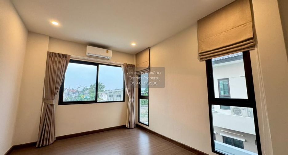 For sale 5 bedrooms house in Mueang Nonthaburi, Nonthaburi