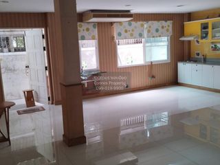 For sale 4 bedrooms house in Chatuchak, Bangkok