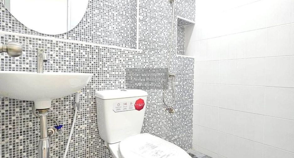 Reihenhaus zum Kauf mit 3 Zimmer in Pak Kret, Nonthaburi
