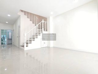 Reihenhaus zum Kauf mit 3 Zimmer in Pak Kret, Nonthaburi