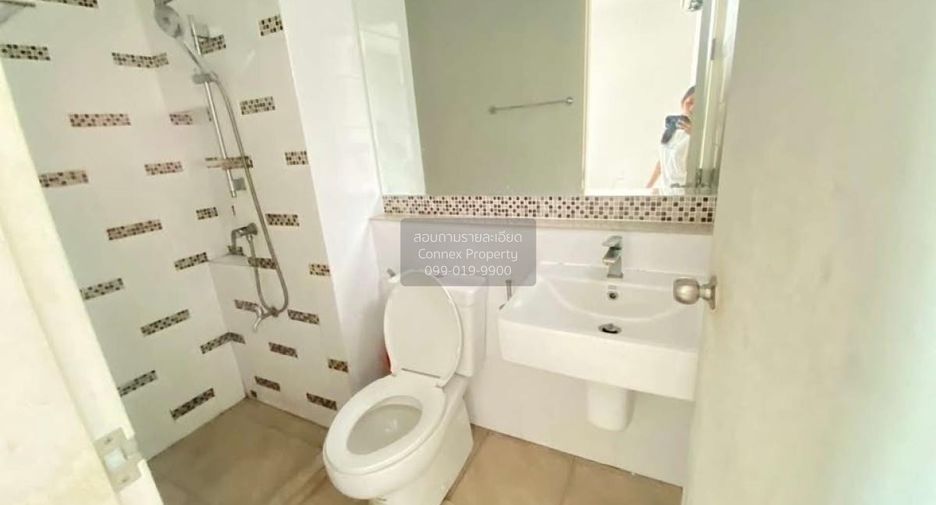 For sale 3 ベッドルーム townhouse in Sam Phran, Nakhon Pathom