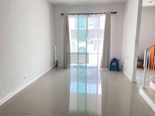 For sale 3 ベッドルーム townhouse in Sam Phran, Nakhon Pathom