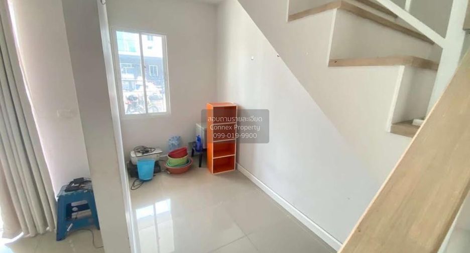 For sale 3 ベッドルーム townhouse in Sam Phran, Nakhon Pathom
