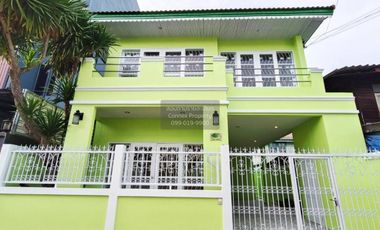 Casa adosada en venta de 3 habitaciones en Prawet, Bangkok