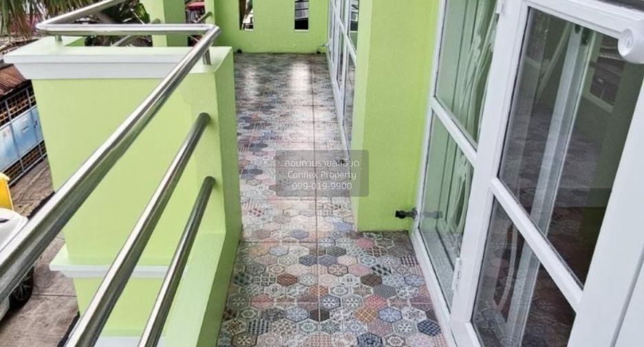 Casa adosada en venta de 3 habitaciones en Prawet, Bangkok