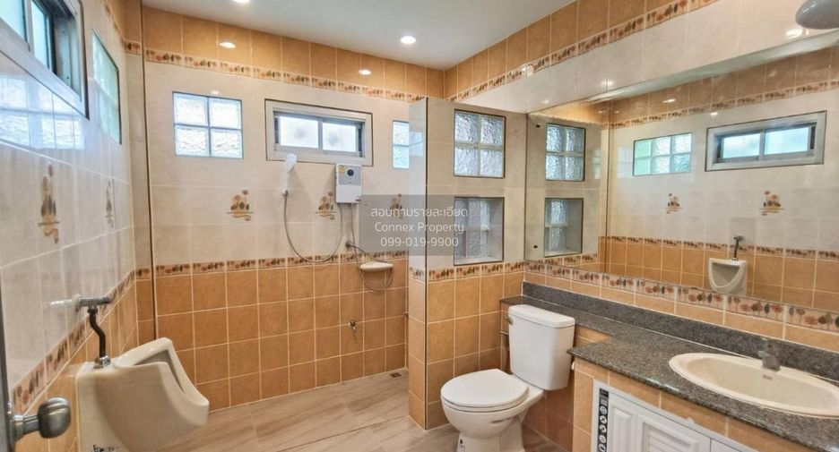 Casa adosada en venta de 3 habitaciones en Prawet, Bangkok